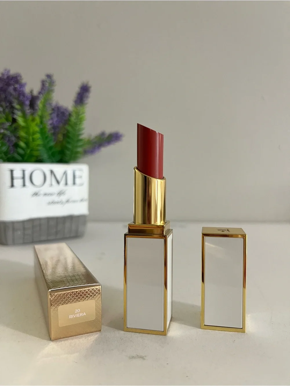 Tom Ford shade 108